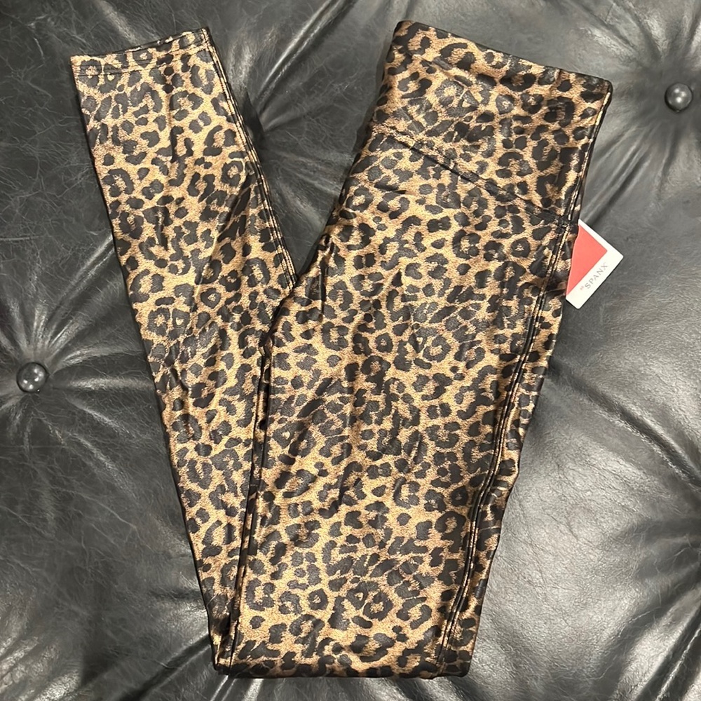 NWT Spanx faux leather leggings in leopard print! Size M! So cute!